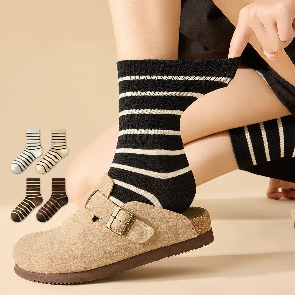 

Kave Retro Striped Socks 4 Pairs Women's Mid-tube Sock Korean Black and White Stripes Cotton Socks Set Embroidered Sports Socks