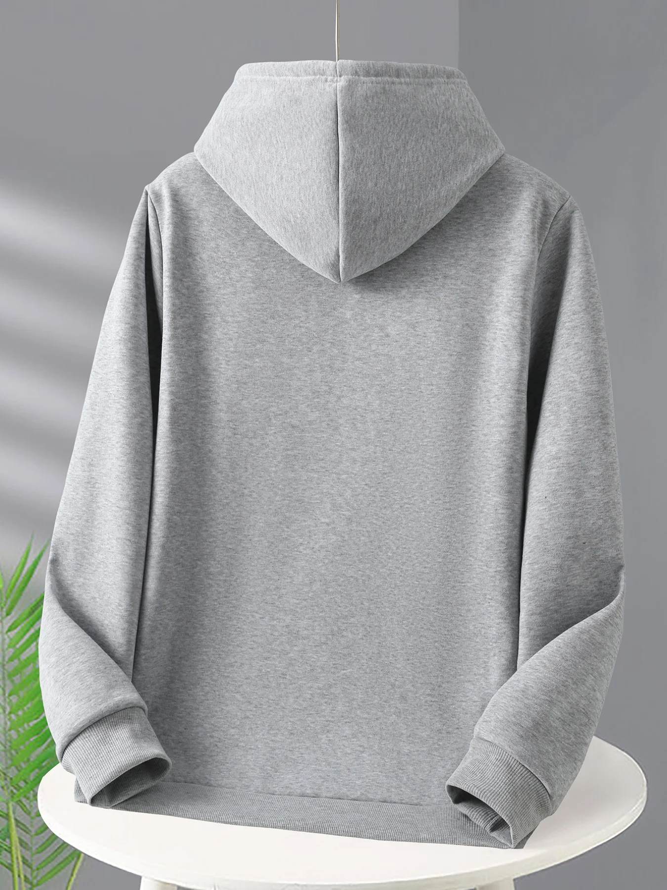 Men's Minimalist Hoodie for Everyday Outfits, with Hood and Functional Pockets, Comfortable Spring/Autumn Jacket