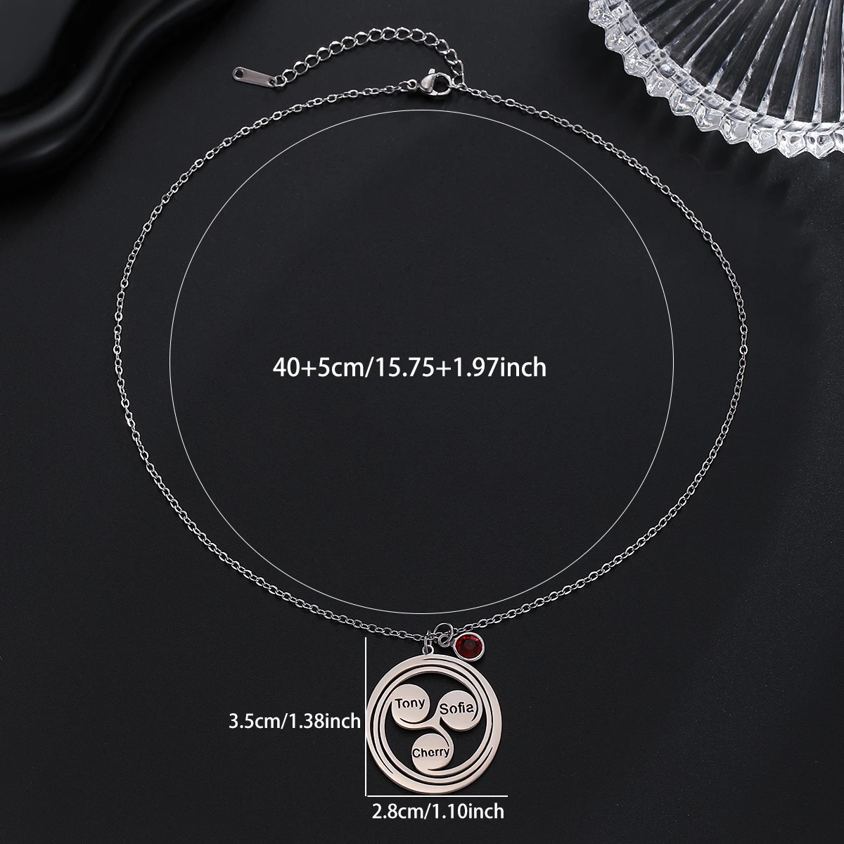 

Круглое ажурное ожерелье из нержавеющей стали с гравировкой на заказ и тремя именами с бриллиантами, женское модное ожерелье с подвеской