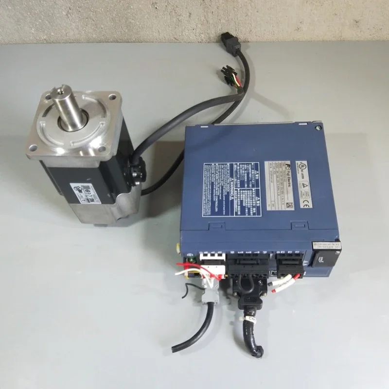 

Used in good condition Servo driveServo motor