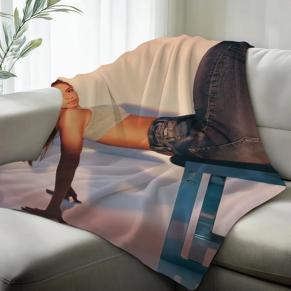 Hot Singer T-Tate McRae So Close To What Blanket Suitable For Sofas Beds Offices Cars Outdoor Travel Gift For Friends Family