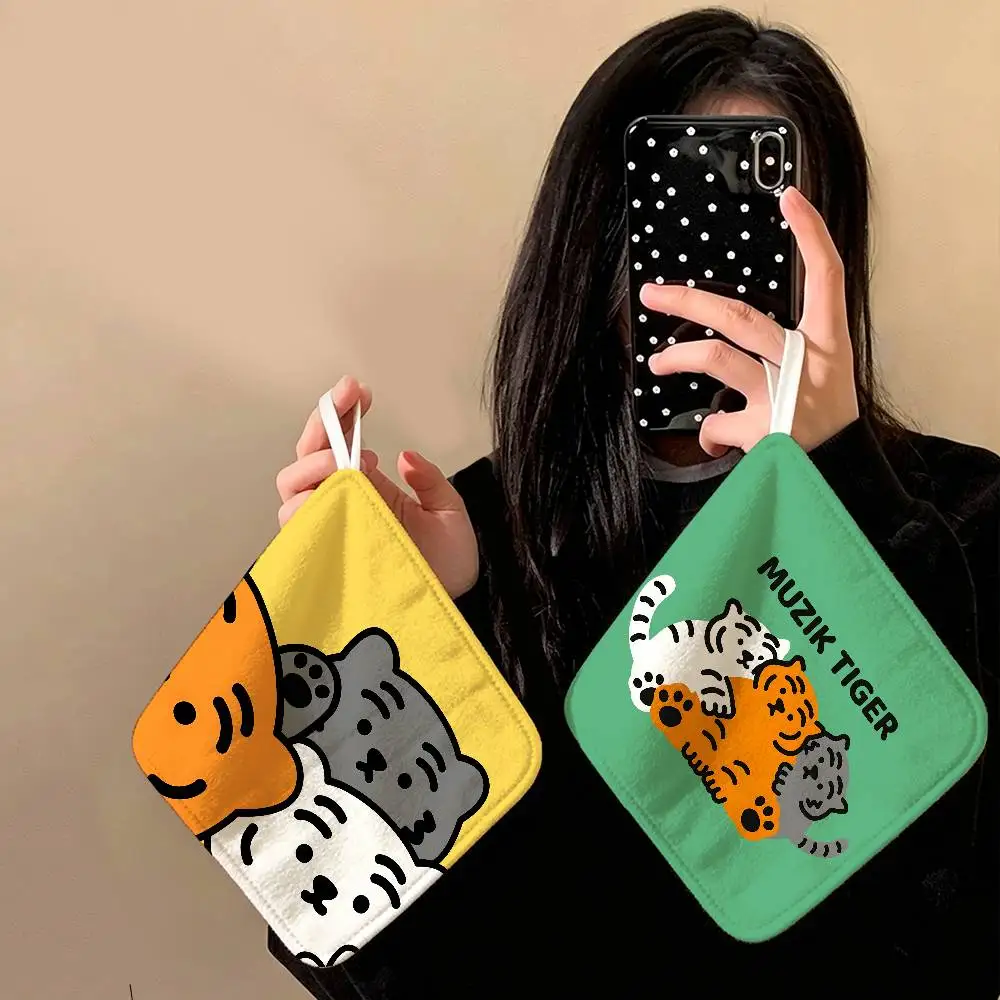 kawaii cute M-MUZIKS T-TIGER brand Hanging Kitchen Towel, Polyester Cotton Material, Wear Resistant Hand Wiping Towel for Home