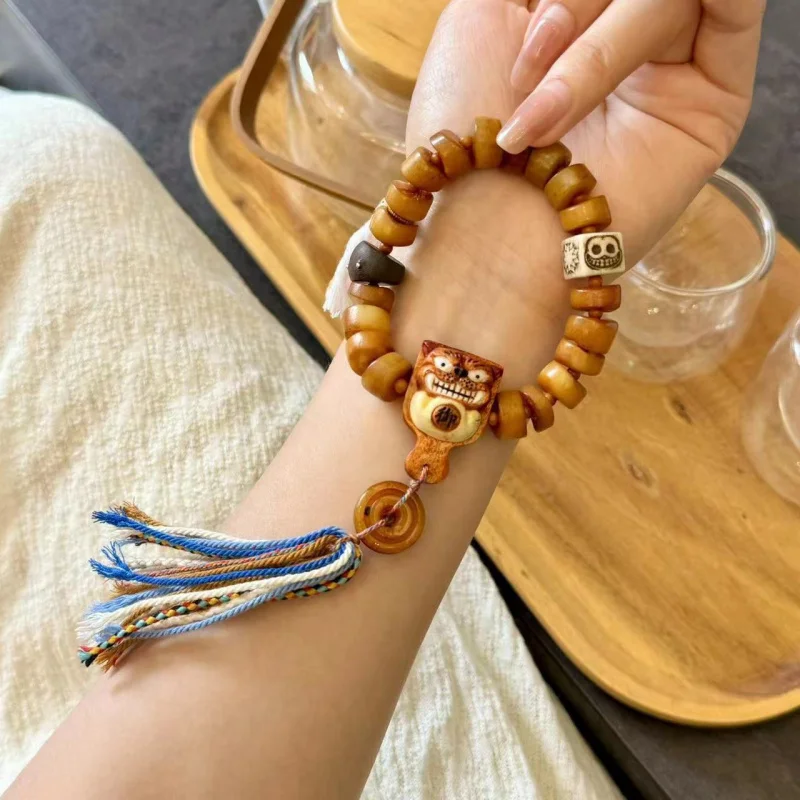 

OriginalOxBoneLargeIntestinewithAntlersRootTigerTokenOxBoneaDaiSquareandOtherBracelets