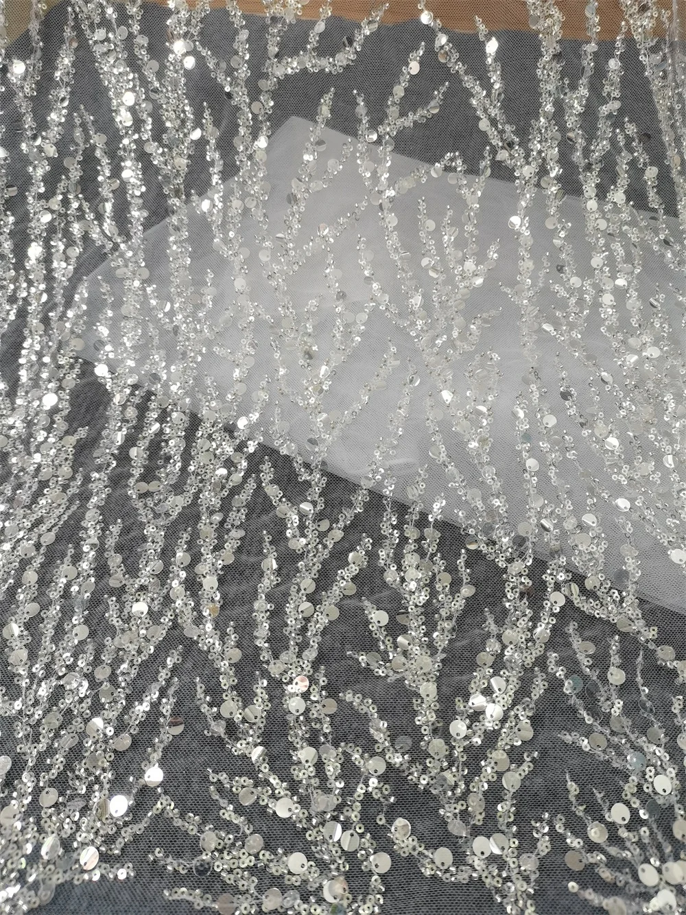 

1YARD Shiny Silvery Sequin Weddings Lace Sequins Fabric High Quality Weding Gown Dress Sewing Fabric Evening Dress Fabric