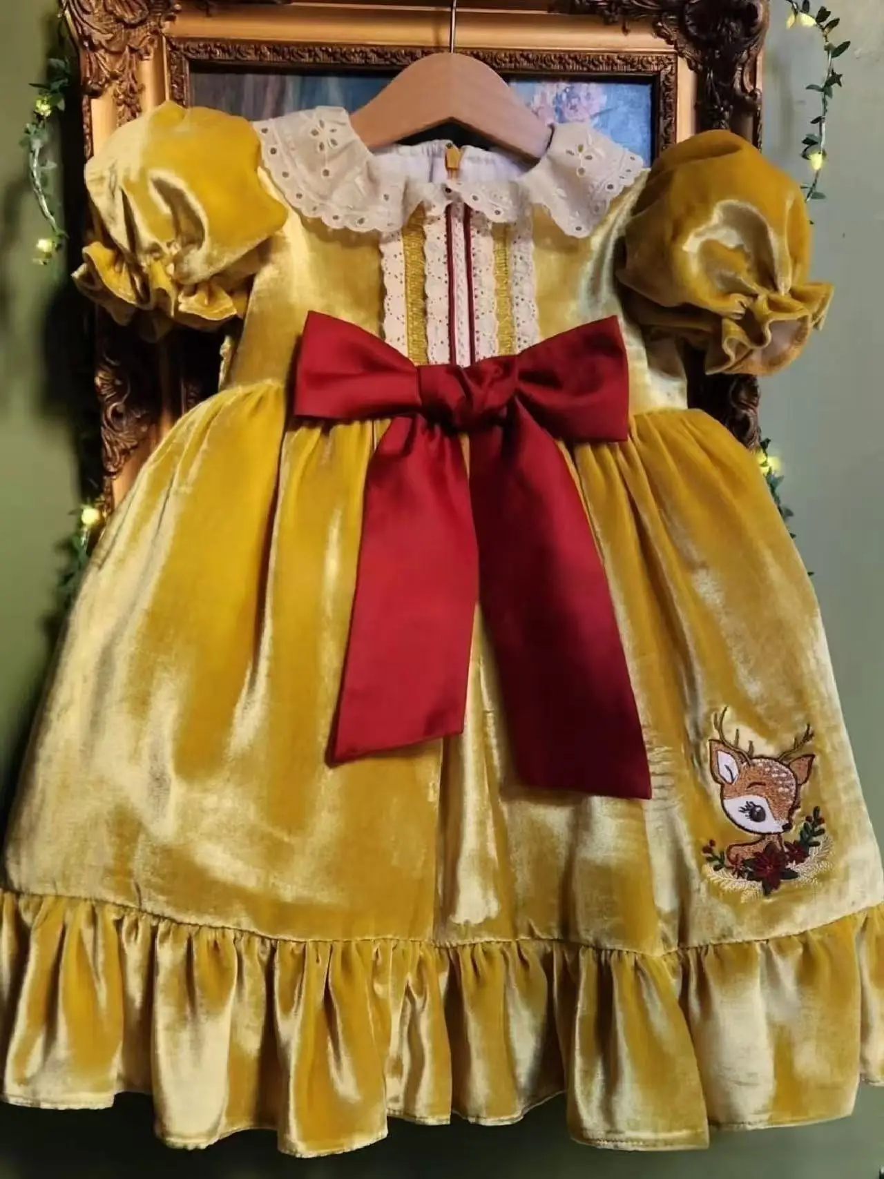 

Осеннее желтое бархатное платье с вышивкой оленя для маленьких девочек 0-12 лет, повседневное праздничное платье для фотосессии на день рождения C301