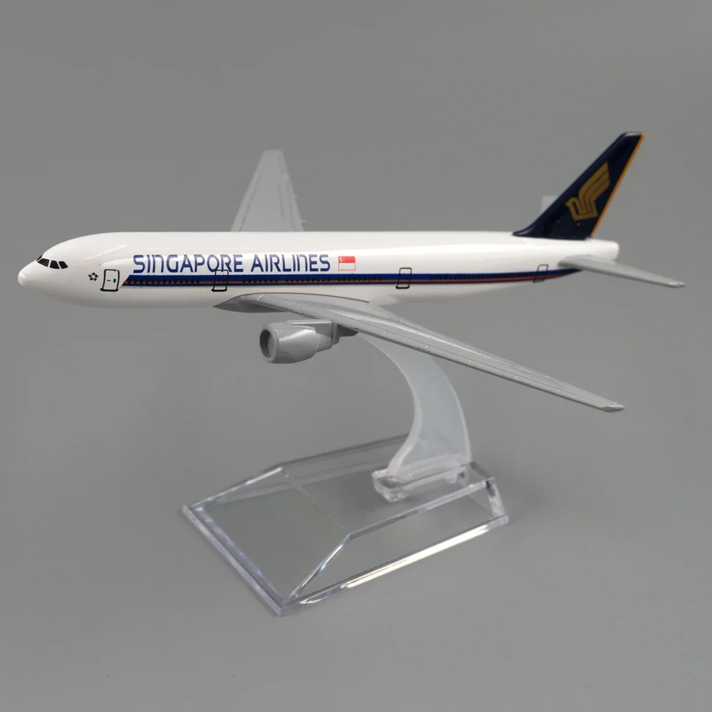 

1/400 сплав Boeing 777 Singapore Airlines самолет 16 см B777 детский подарок для коллекционной комнаты украшение стола