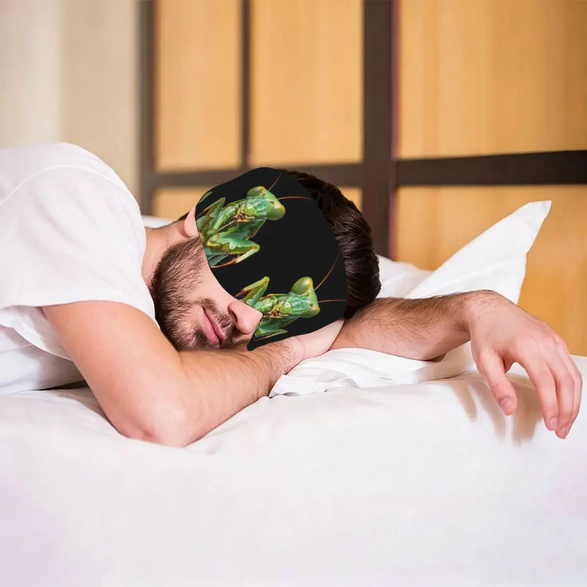Green Praying Mantis, Eerie Insect Art sleep eye mask Portable Eye Cover for Girls Boys Office Nap Party Gift Eyeshade eyepatch