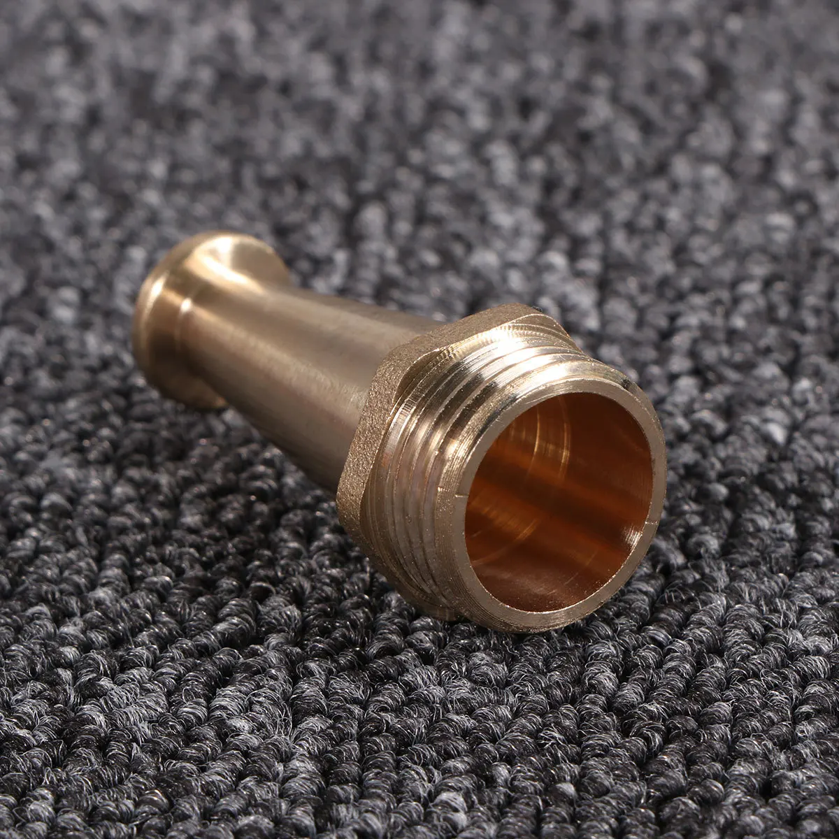 

Durable Copper Jet Nozzle High Pressure Solid Construction Rustproof for Patios Sidewalk Driveway Gutters Cleaning