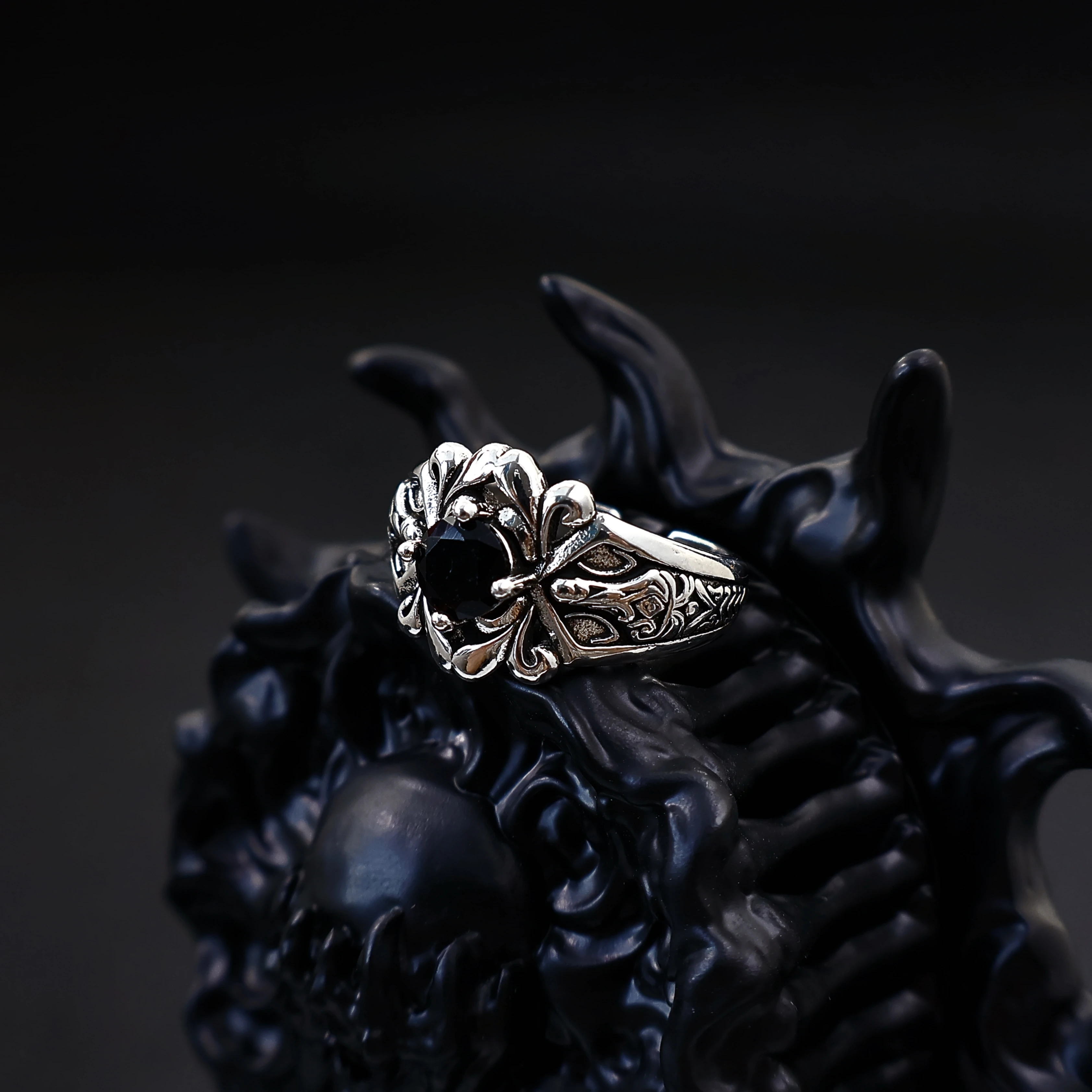 Retro Black Zircon 
