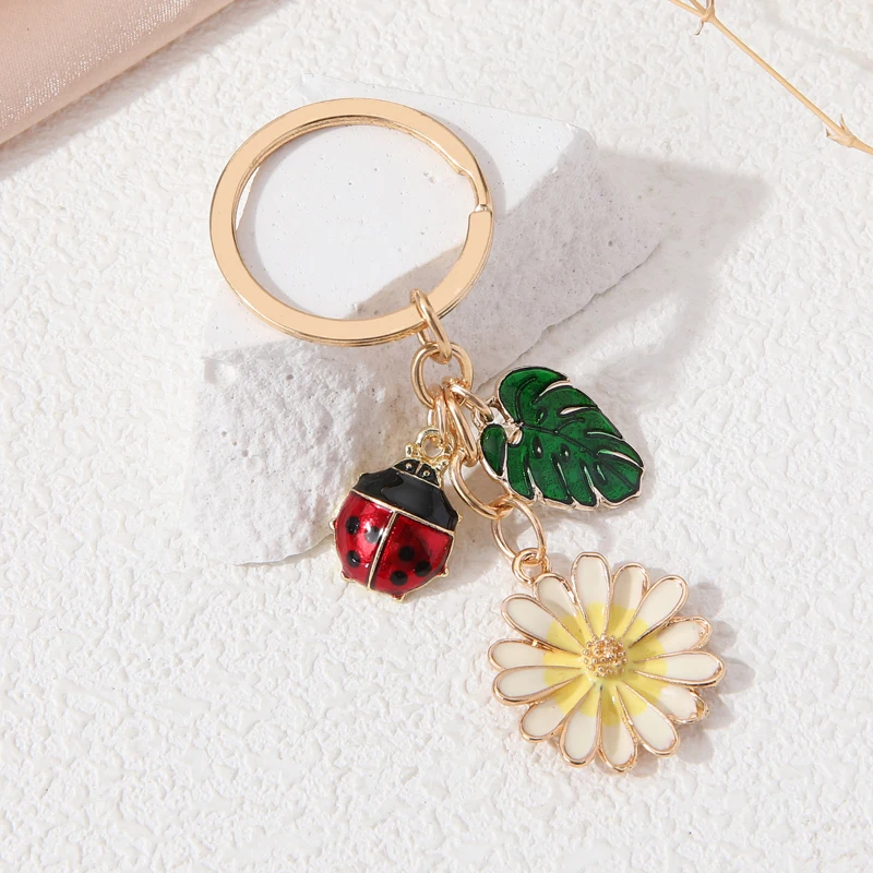 Lovely Ladybug Green Leaves Flowers Keychains Pretty Plant Insect Key Rings For Women Men Friendship Gift Handmade DIY Jewlery