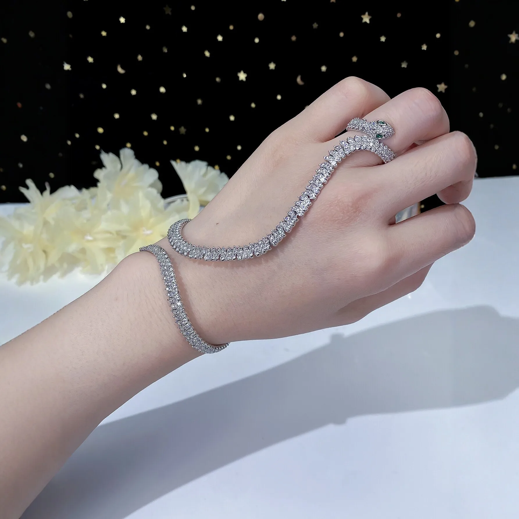 2026 French-Style Vintage Serpent Bracelet Set with Zirconia Stones, Fashionable, Luxurious and High-End Jewelry for Women
