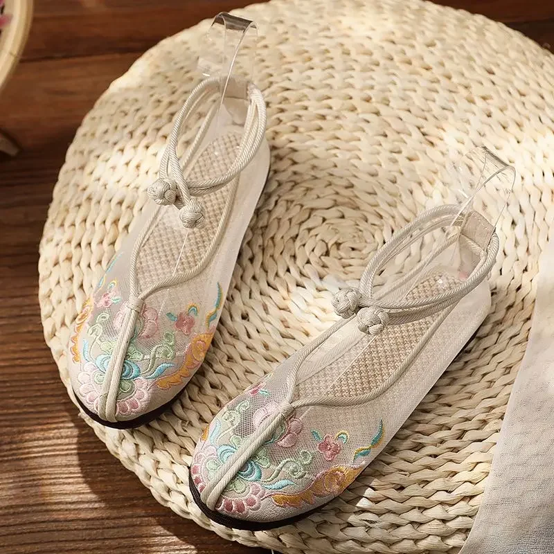 Zapatos de verano de tela antigua de Beijing, sandalias informales de malla transpirable huecas de estilo étnico Hanfu, zapatos bordados para mujer