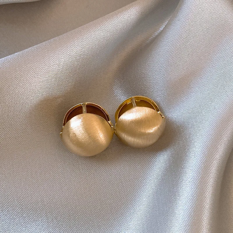 European and American Retro Brushed Gold Color Round Ball Earrings 2023 New Design Luxurious Accessories For Women Jewelry Party