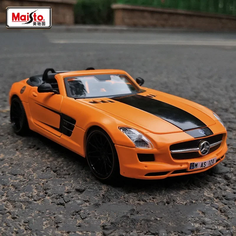 

Модель спортивного автомобиля Mercedes-Benz SLS AMG в масштабе 1:24, модель литая металлическая игрушечная машинка, Коллекционная модель, подарок B799