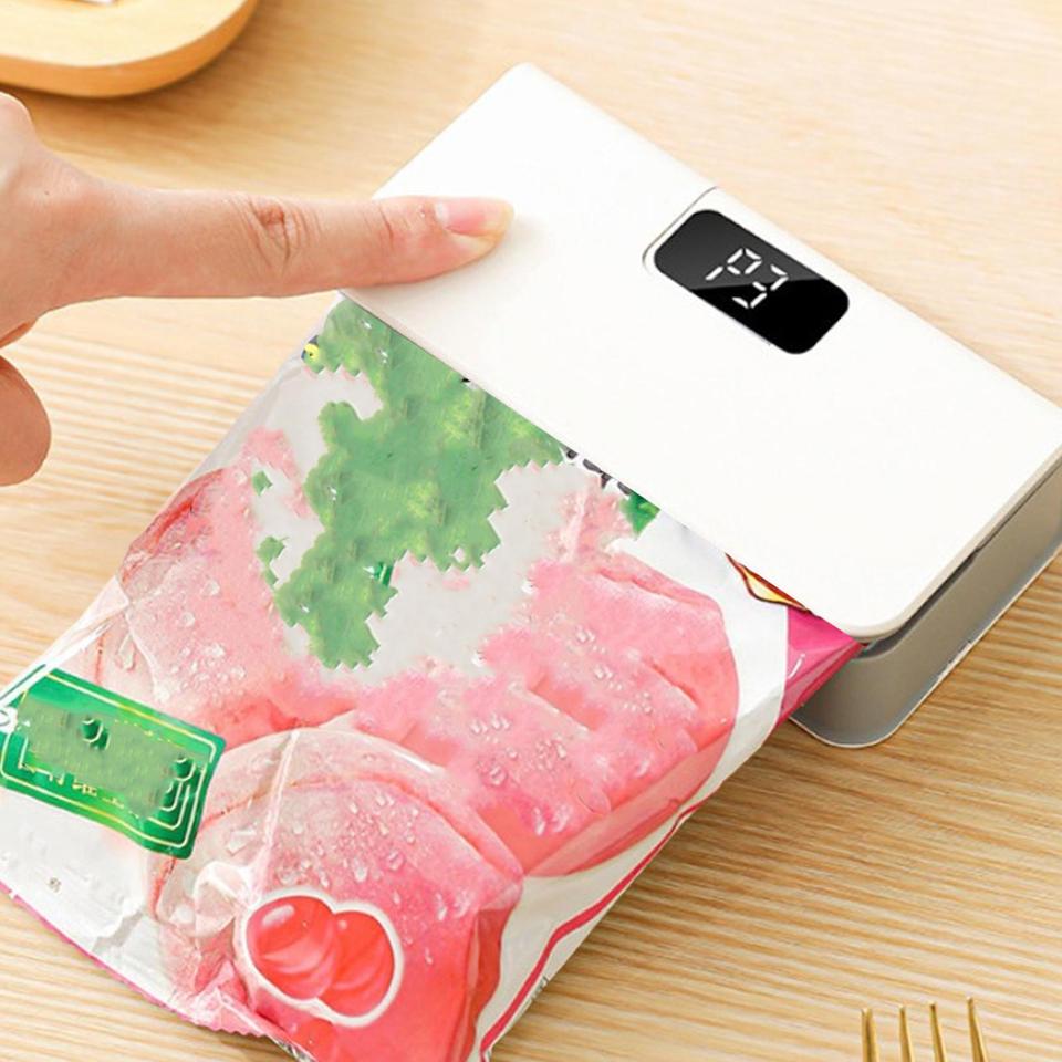  Plastic Bags Sealer Mini Heat Bag Sealing Machine 2 in 1 Heat Bag Sealer Food Packaging Sealing Machine Portable Bags Sealer 