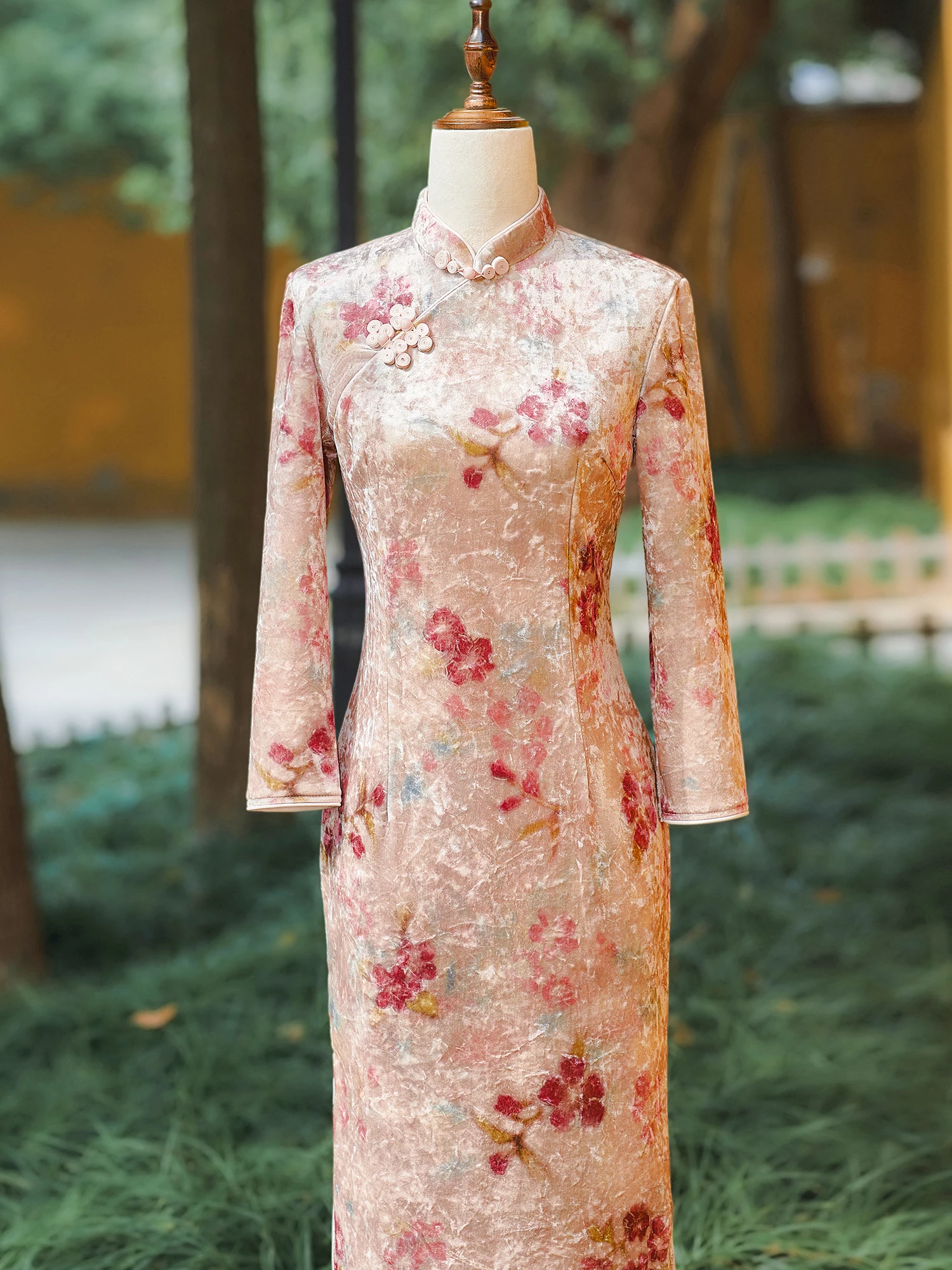 pink-velvet-long-sve-retro-chinese-sle-dr-winter-faion-young-mom-casual-wear-polyester-blend-warmth