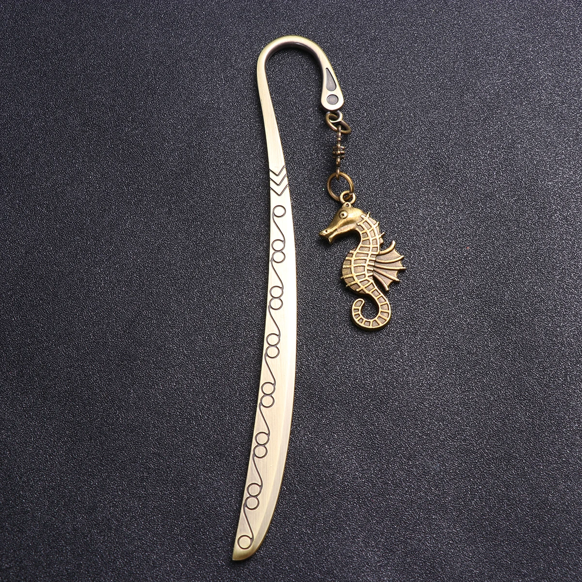 

1pc Metal Bookmarks Vintage Animal Pattern Shaped Creative Stationery Supplies Gifts for Readers Students Writers