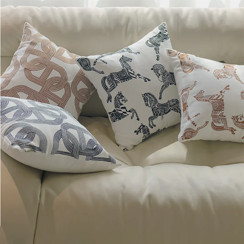 2 Piece Retro Horse Jacquard Cushion Cover Single Sided Black and White Brown Throw Pillow Covers Cojines Decorativos Para Sofá