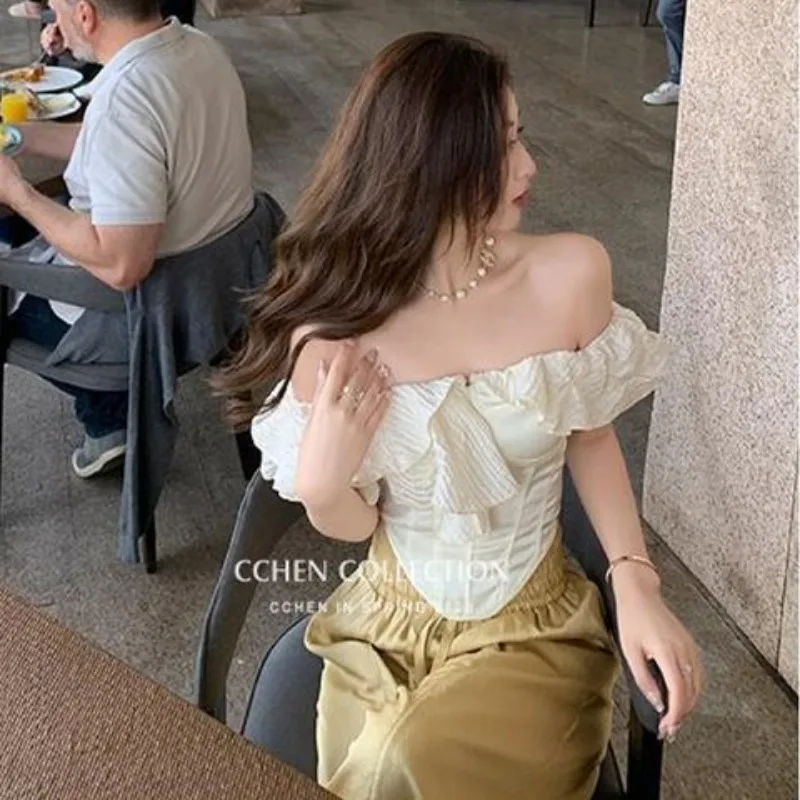 

Women's Off-shoulder Ruffled Crop Top Elegant French Style Blouse