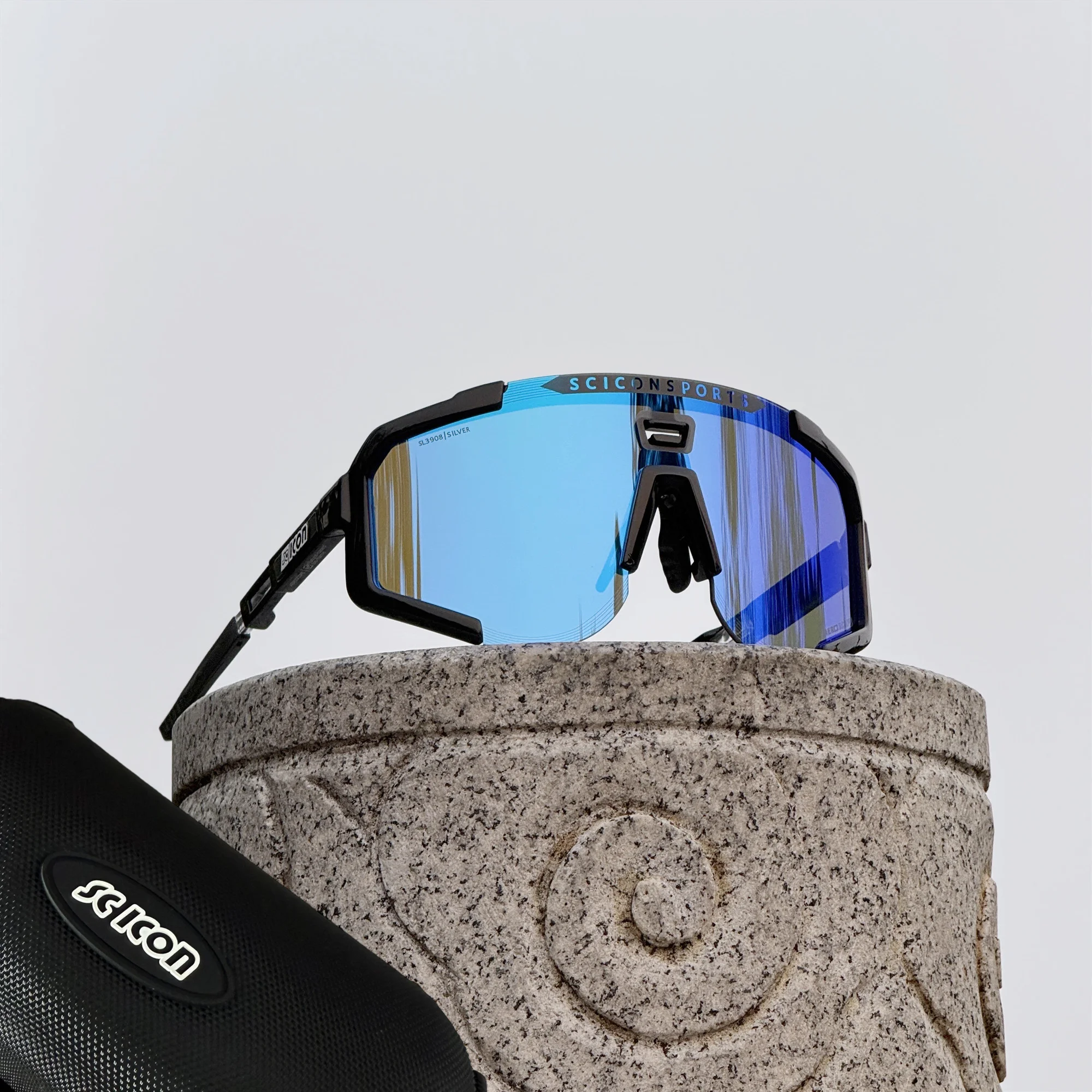 

Цветные спортивные солнцезащитные очки - защита от УФ-излучения UV400, удобная унисекс-модель для велоспорта, пеших прогулок и активного отдыха на природе