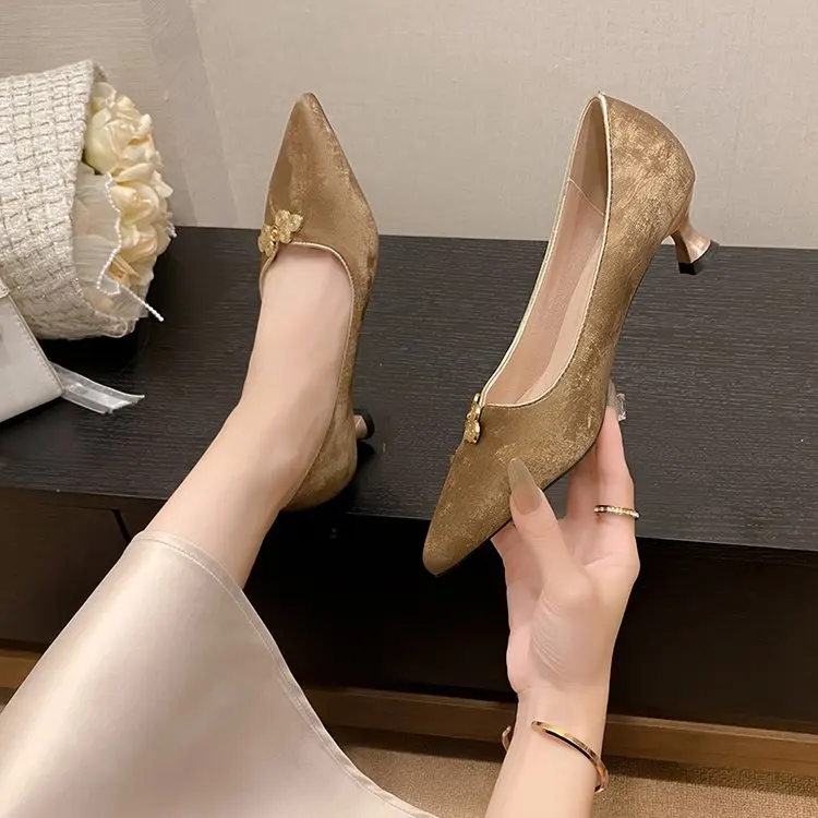 Fashionable New Chinese Style Shallow Mouth Comfortable Button Decorated Wine Glass Heel Cover Toe Pointed Toe Medium Heel Wome