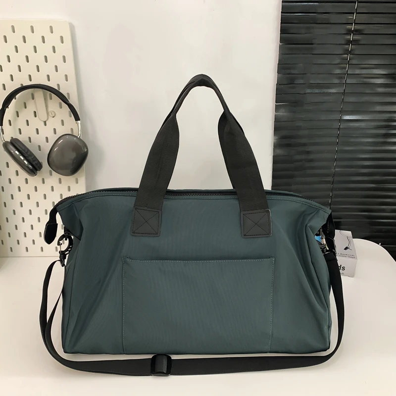 

Large-Capacity Unisex Crossbody Bag, Waterproof Gym Bag for Short Trips and Business Trips, Fashionable Trendy Brand Shoulder Luggage Bag