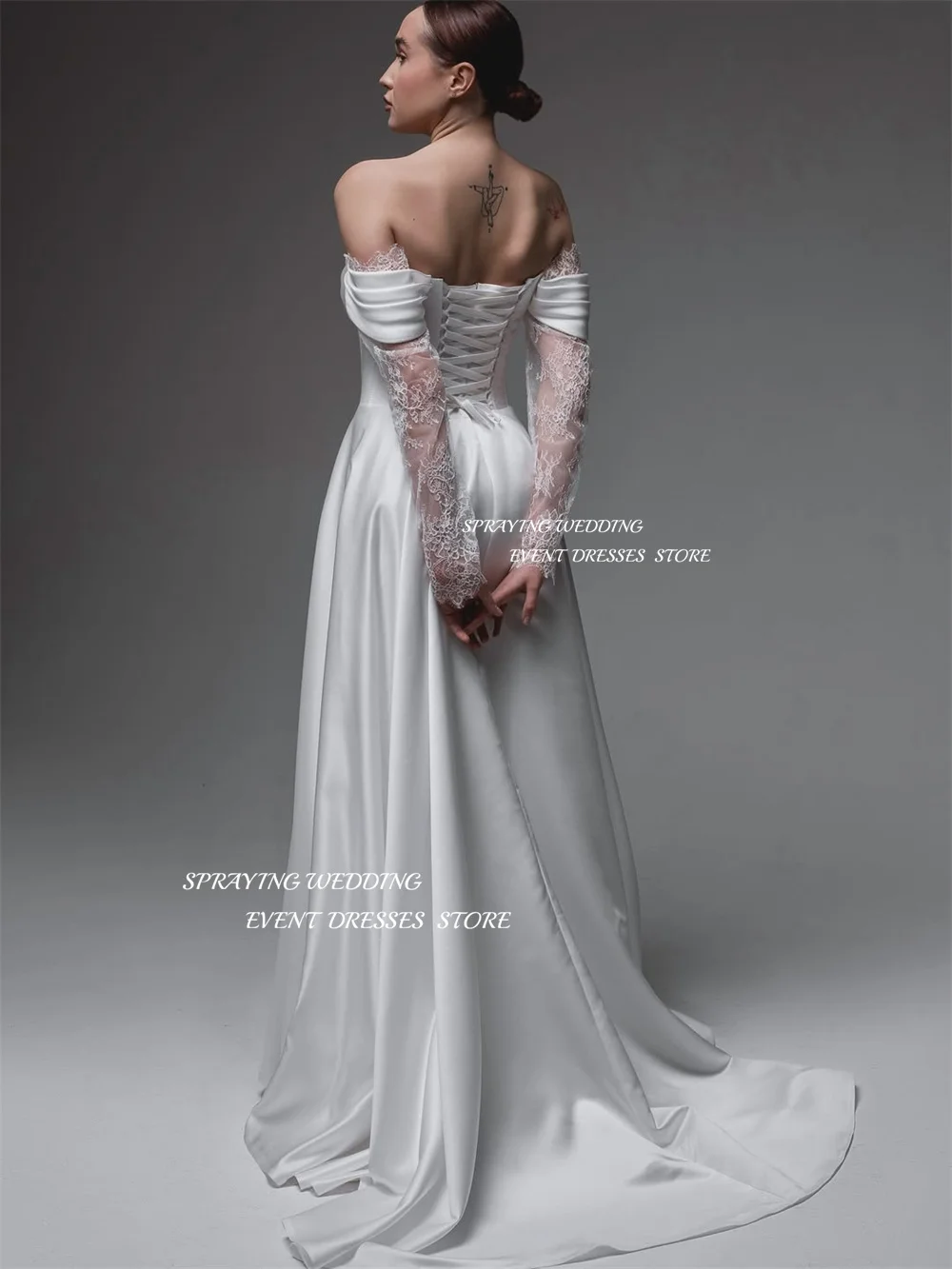 فستان زفاف أنيق من الدانتيل والساتان على شكل قلب وأكمام قصيرة بطول الأرض وفتحة جانبية زي العرائس رداء De Mariée مخصص