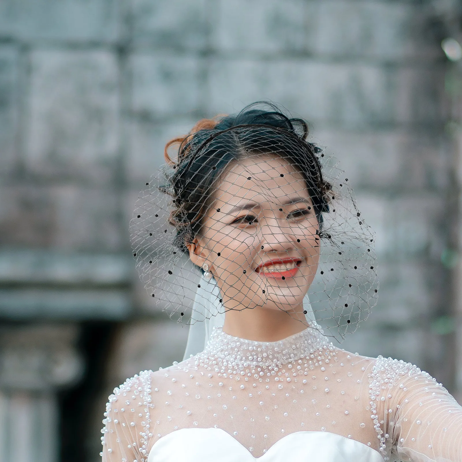 

Elegant Rhinestone Pearl Mesh Veil Headband Bridal Wedding Tea Party Fascinator Hat Adjustable Vintage Costume Party Hair Clip