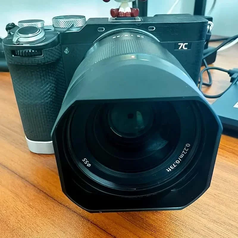 Sony FE 1.8/35 35mm F1.8 SEL35F18F用メタルキャップ付きレンズフード