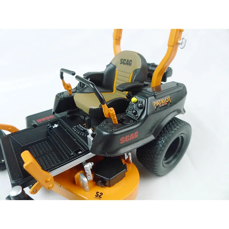 Primer engranaje Diecast escala 1:25 cortacésped Tractor aleación ingeniería modelo colección adornos de recuerdo regalo para niño exhibición estática