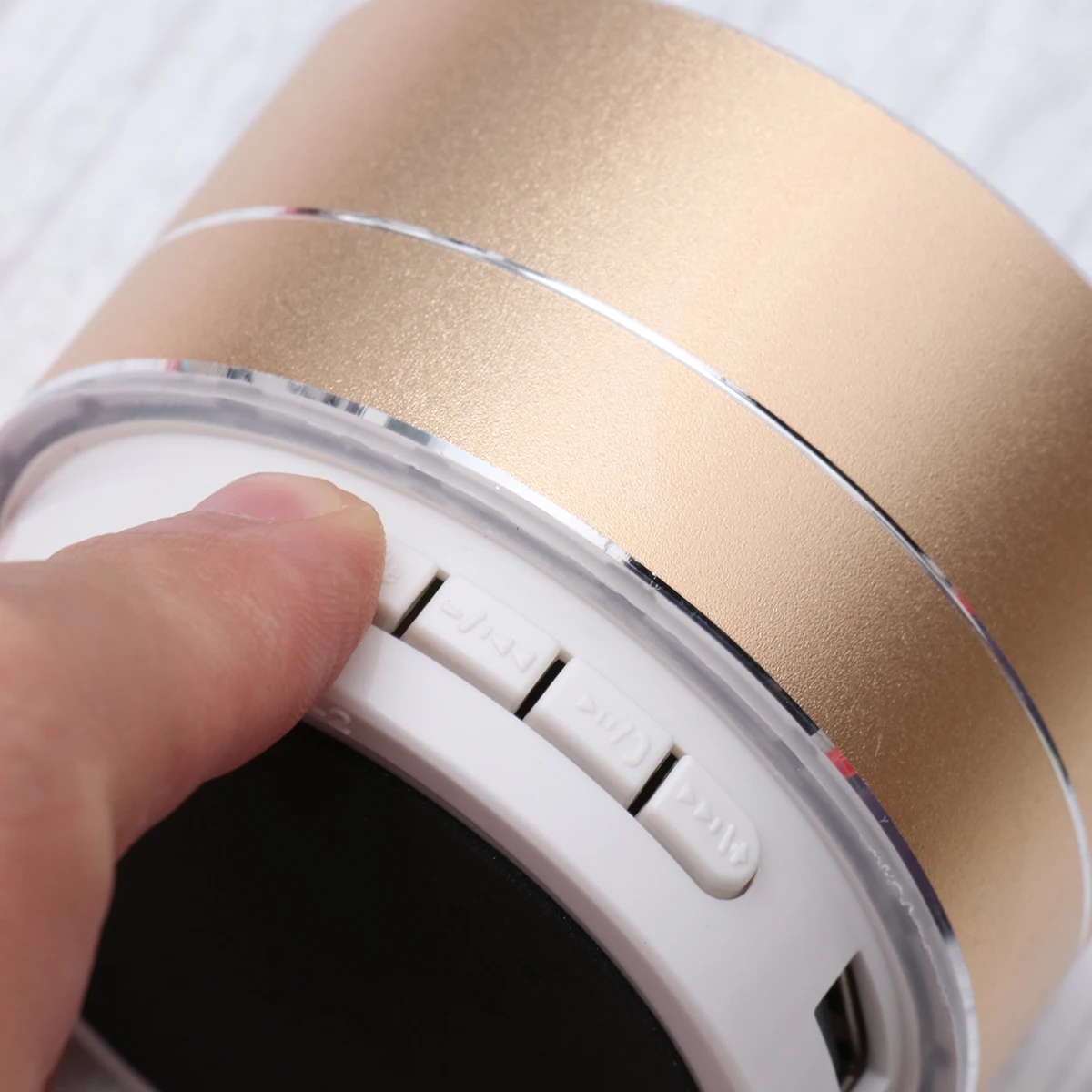

Stereo Bluetooth Speakers for Outdoor Use Mini Metal Speakers with Surround Bass Sound and LED Lights