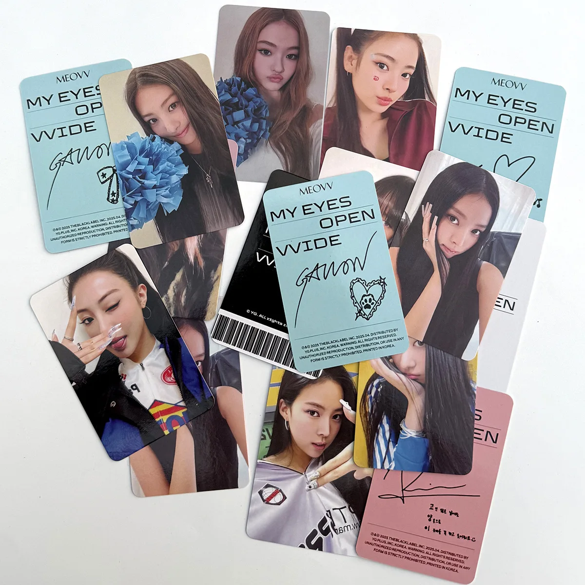 بطاقات الصور KPOP MEOVV ألبوم عيني المفتوح بطاقات لومو KTOWN4U YG SELECT Store بطاقة الاستفادة آنا نارين غاوون سوين هدايا المشجعين