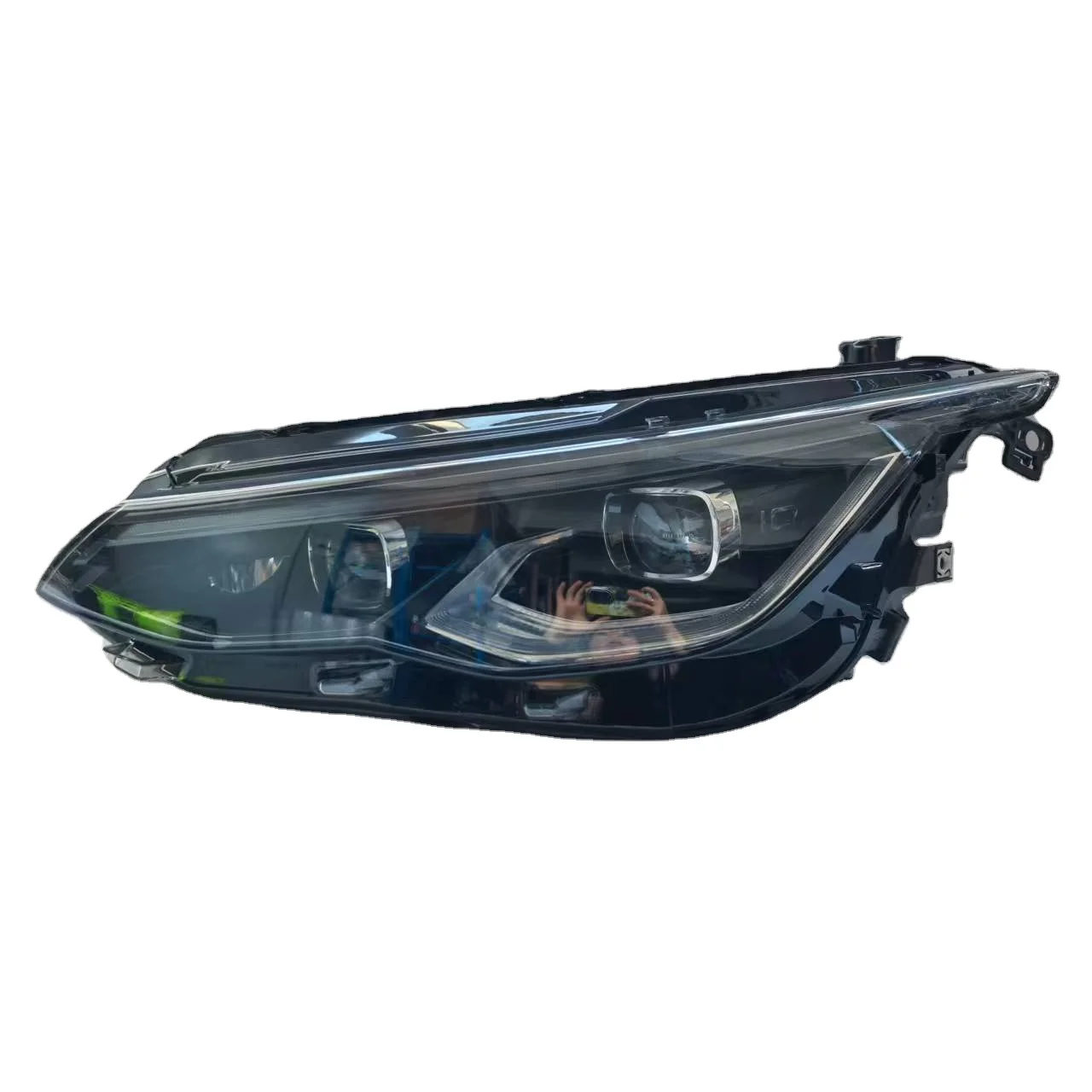 

For 2021-2024 VW Golf 8 LED Original Dynamic Turn Signal Headlight 6000K Color Temperature 12V 70W 4000 Lumens New Condition