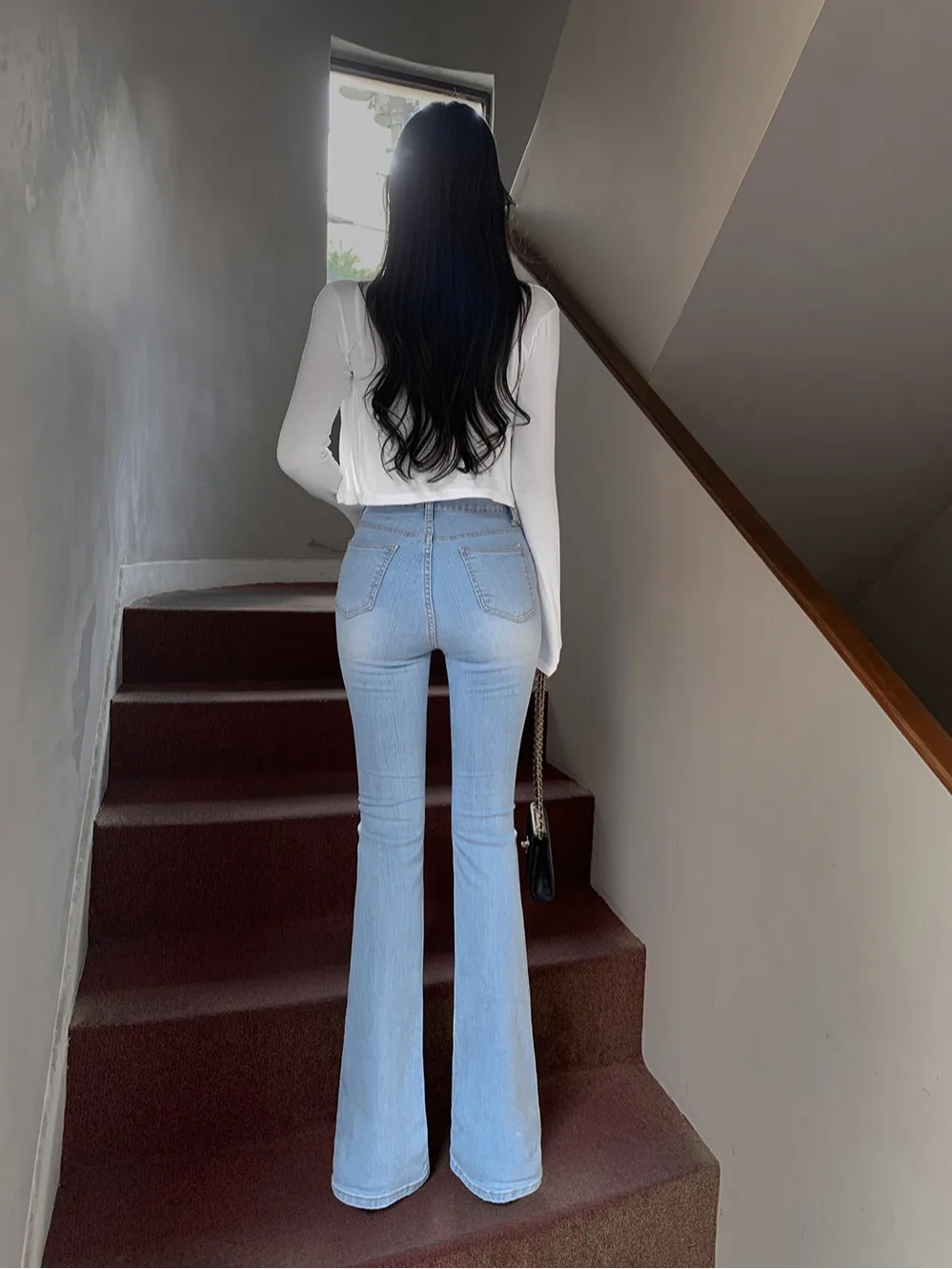 패셔너블한 하이웨이스트 슬림핏 플레어 진 라이트 컬러 시리즈 한국 스타일 면 스트레치 데님 봄 가을 여성용 청바지