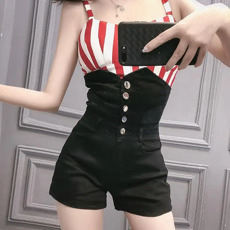 2025 Nuovi pantaloncini di jeans delicati a gamba larga neri solidi alla moda per pantaloni caldi casual a gamba dritta a vita alta di design da donna Wh1