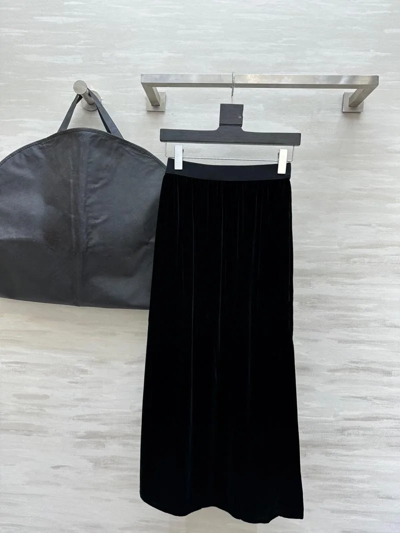 2024 Autumn New Women's Half length Skirt Fashionable and Exquisite Elastic High Waist Side Split Silk Velvet Long Dress