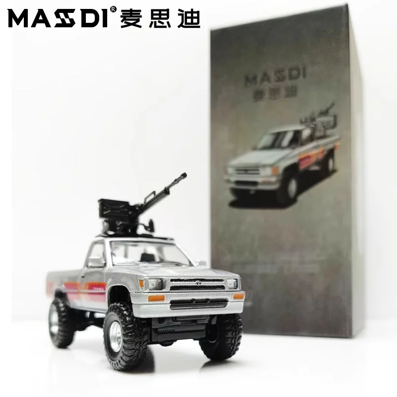 Masdi 1:64 1994 Toyota Hilux doble fila tracción en las cuatro ruedas Ln107 simulación miniatura modelo fundido a presión coche coleccionable juguete para regalo personalizado