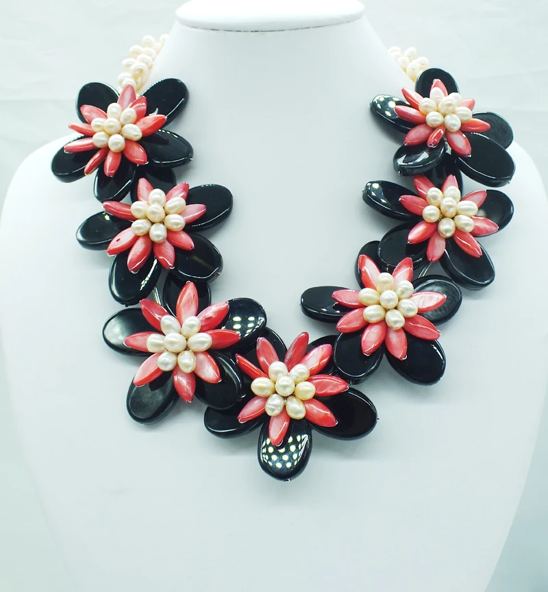2026-new      Excellent!  Black Natural stone.shell  Flower Necklace 20”