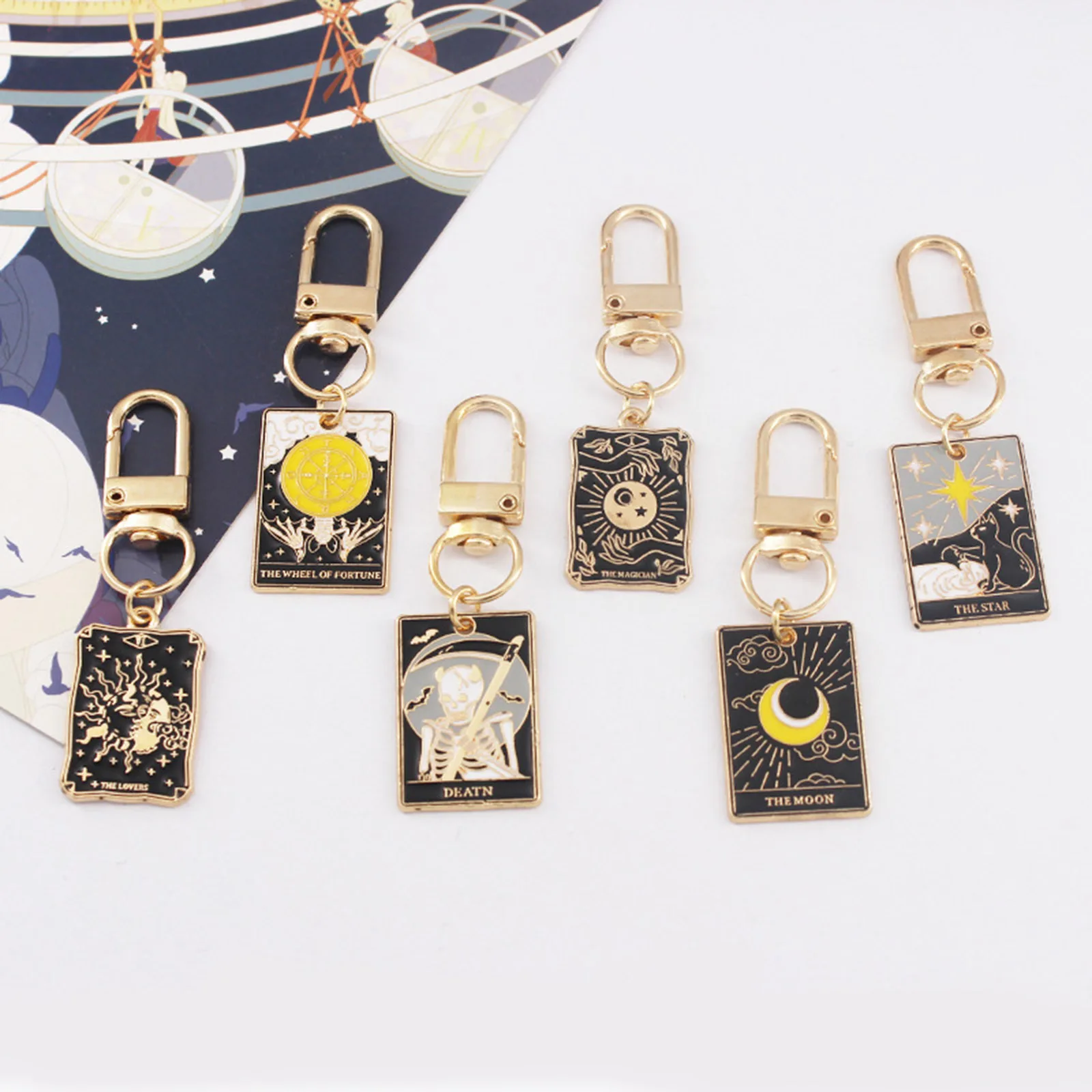 Classic Tarot Cards Series Sun Moon Enamel Keychain Mysterious Cat Key Ring for Women Men Friend Gift Halloween Handmade Jewelry