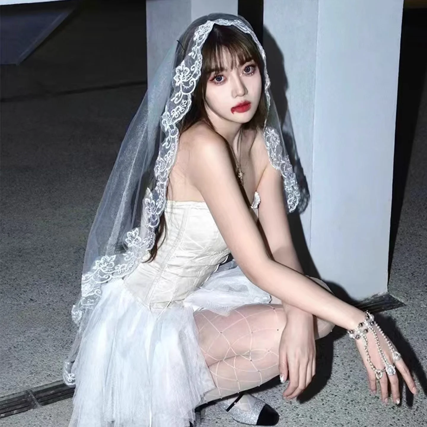 acorio-de-moda-f-para-casamento-de-loween-fsma-noiva-com-detalhes-em-renda-decoracao-acorios-de-cabelo