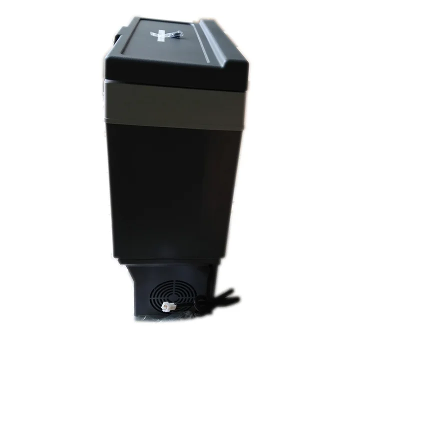 ملحقات السيارة الجديدة والأصلية SKR2025-001 ثلاجة السيارة الفاخرة 80L للحافلة الصغيرة/المدرب