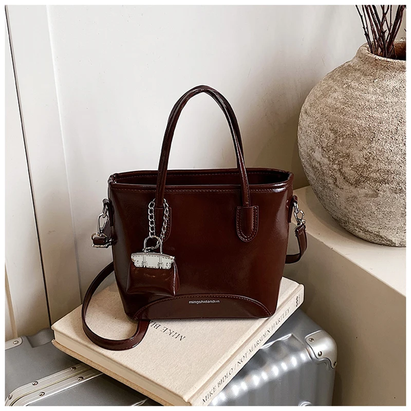 

Классическая женская сумка через плечо в стиле ретро, однотонная текстурированная сумка на плечо из искусственной кожи, модная повседневная сумка в корейском стиле, новинка