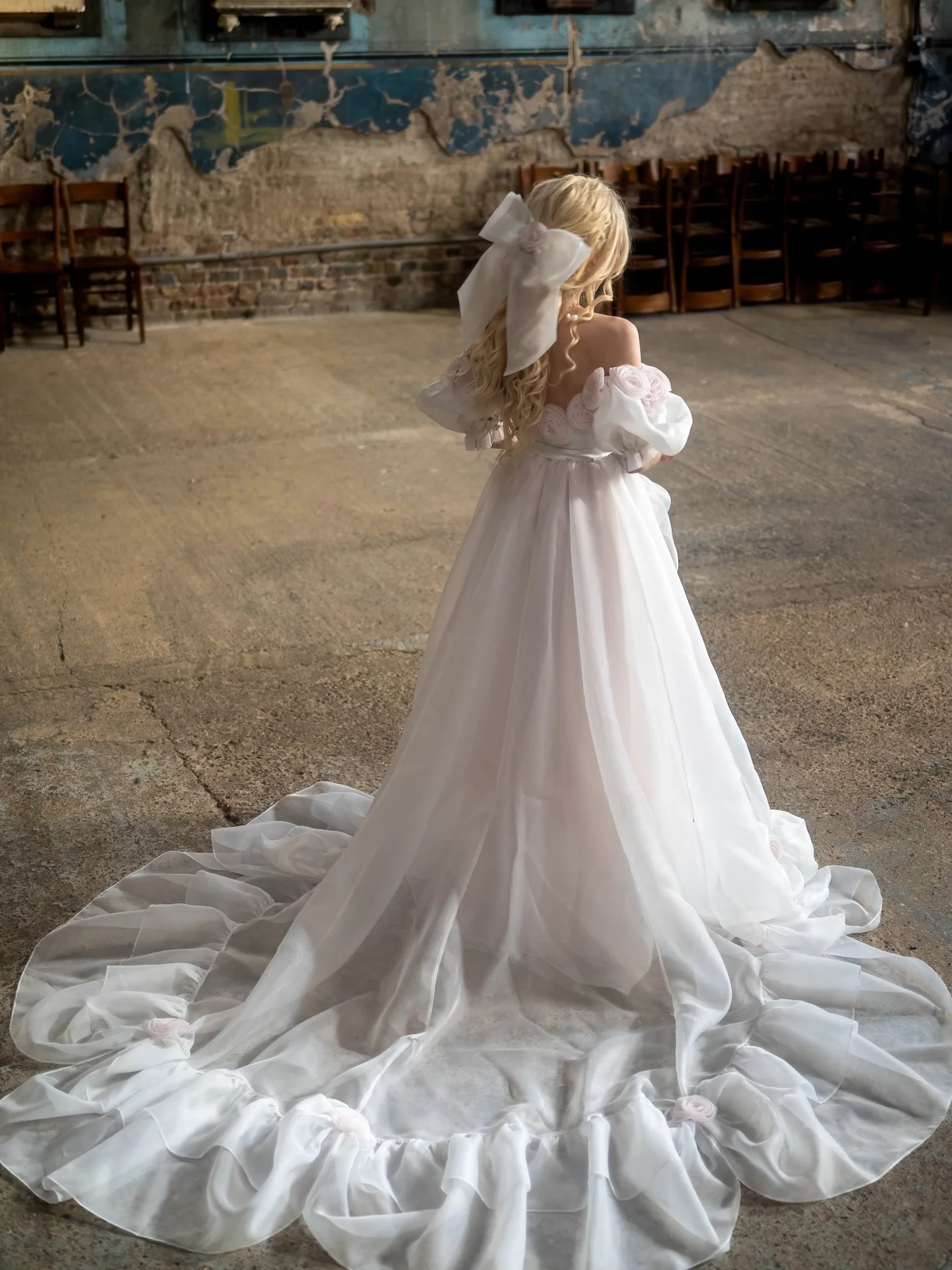 ชุดราตรีออกงานดีไซน์ใหม่ ผ้าตาข่ายลายดอกไม้ แขนพองทรงบับเบิ้ล ผ้าทูลล์ ชุดเจ้าสาวแบบไฮโลว์ แต่งระบาย ชุดงานแต่งงาน