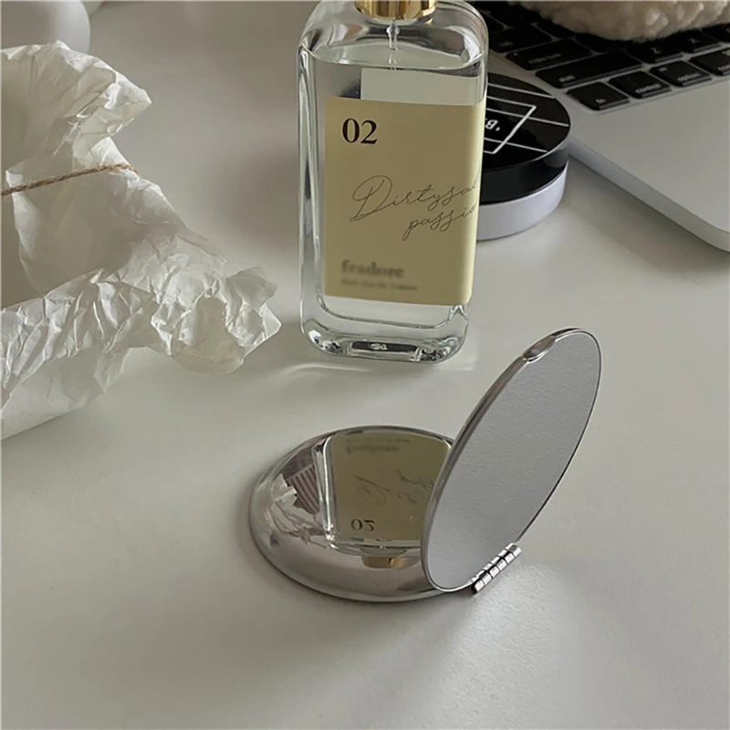 مرآة تجميل مدمجة مكبرة ، مرآة مكياج جيب 2-الوجهين ، مرآة مكياج للسفر المحمولة لحقيبة اليد ، الفولاذ المقاوم للصدأ