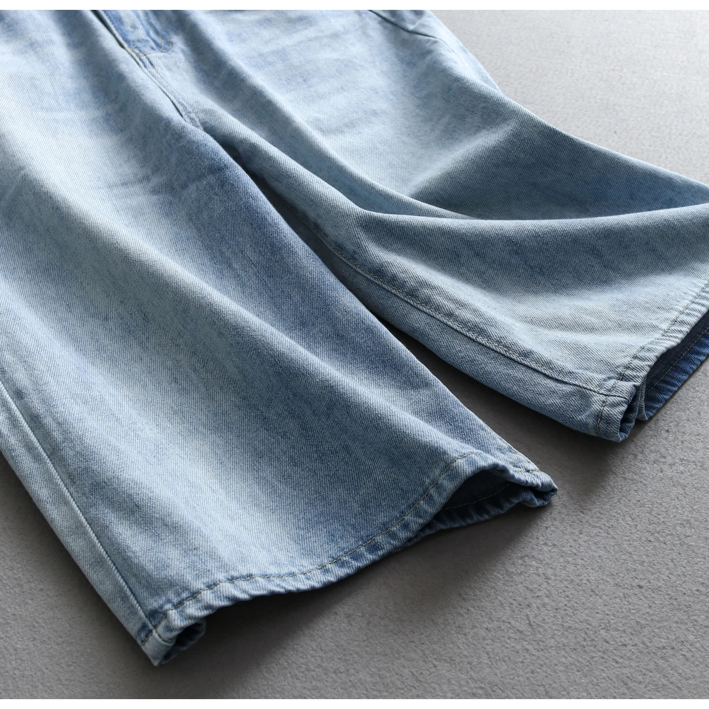 라이트 블루 워터 워시 데님 바지 여성 여름 패션 하이 웨이스트 루즈 크롭 바지 다목적 여성 와이드 레그 청바지