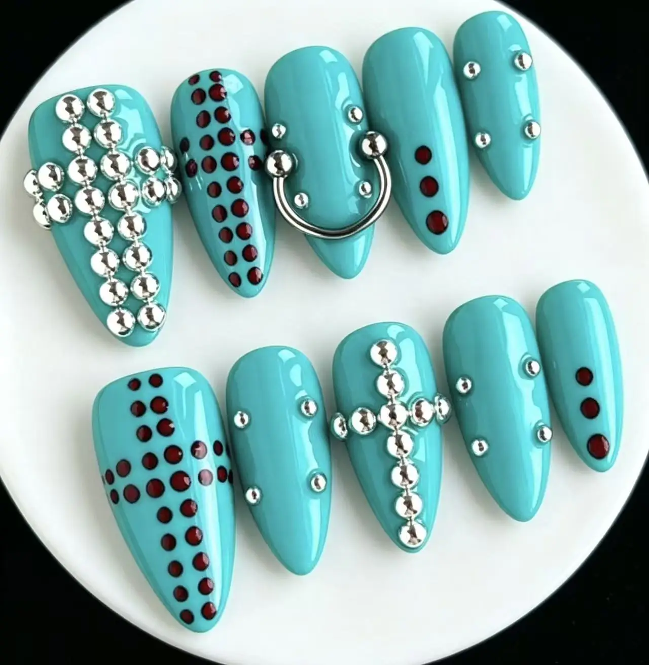 10 Stück Tiffany-Blau Punk Silber Perlen Polka Dot Press-On Nägel, Hochpigmentierte Glänzende Seeblau-Basisfarbe, Glatter und Transparenter Spiegelglanz, Retro Kontrastierende Burgunder Polka Dots,