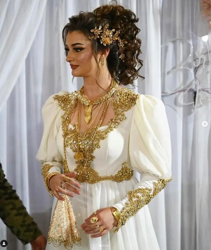 Abiti da ballo di lusso personalizzati 2025 Melhfa algerino Applique in oro Cristallo Arabo Abito da sera formale Abiti algerini Karakou