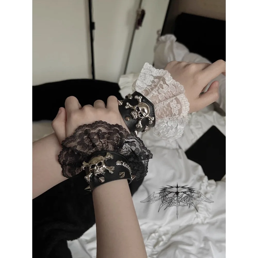 Original Subculture Dark Punk Goth สร้อยข้อมือสีดํา GROUND Bud Skull ลูกไม้เครื่องประดับสวมใส่โดยหญิง Coller