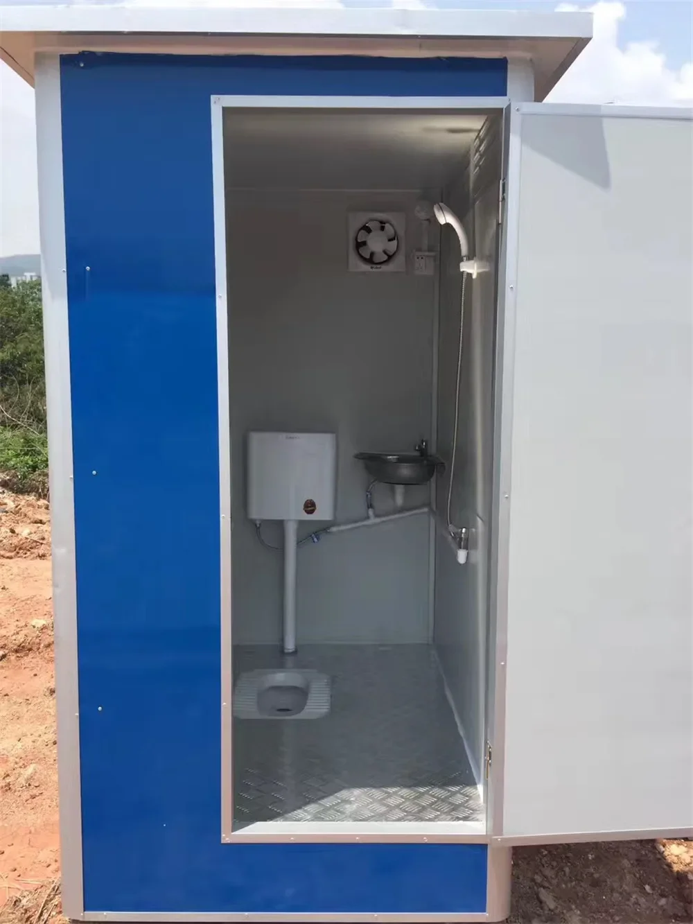 2026 Low Price Portable Steel Structure Outdoor Prefab Mobile Cabin Waterproof Sandwich Panel Toilet Shower Room for Apartment U