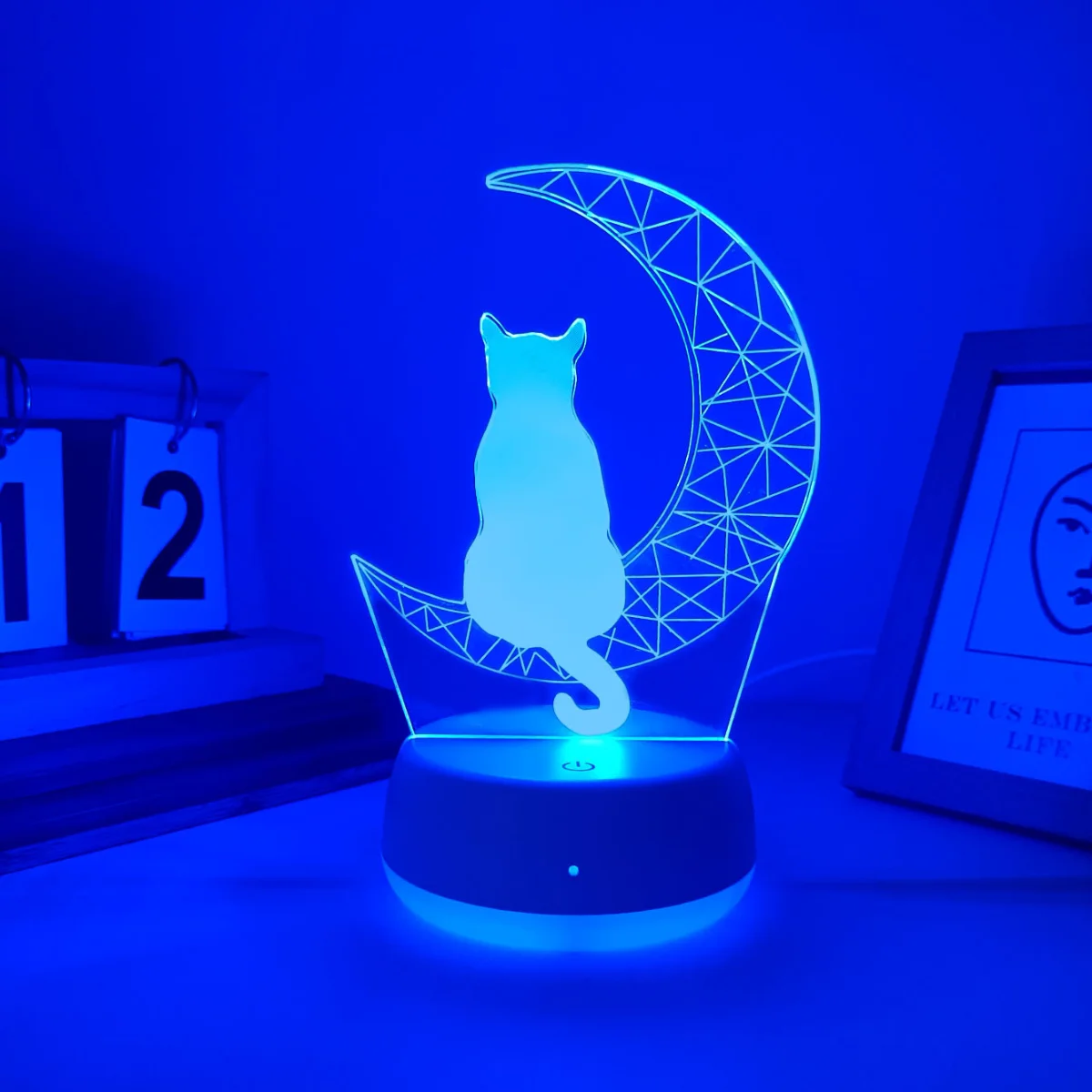 1pc Cat 3D Night Light on the Moon, USB Powered, Suitable for Bedrooms and Living Rooms, Touch Switch, Seven Color Changes.